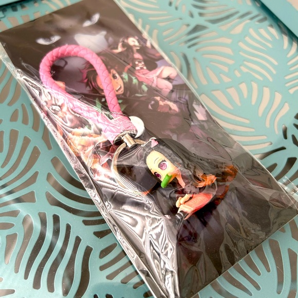 Demon Slayer Nezuko Kamado keychain - New In Package -Japan Import - Picture 2 of 2